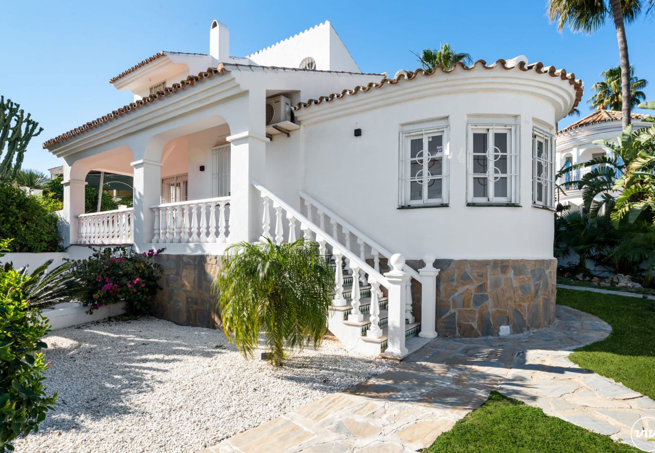 Villa en Estepona - Casa Blanca | Piscina | Jardín