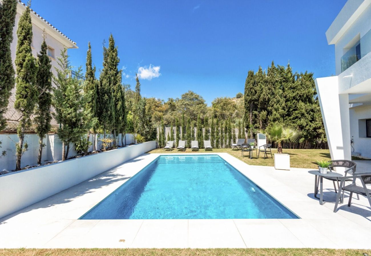 Villa in Sitio de Calahonda - Villa Ruby | Private Pool | Garden
