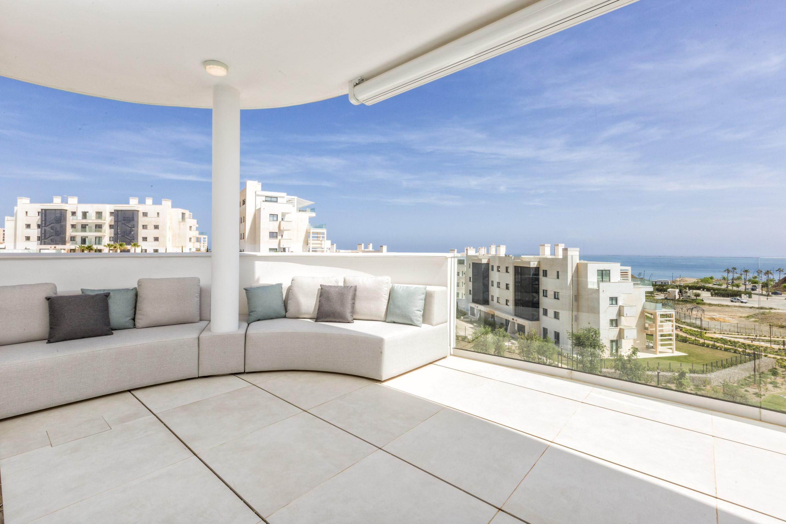 WintowinRentals Relax & Frontal Sea View Apartment in Fuengirola.