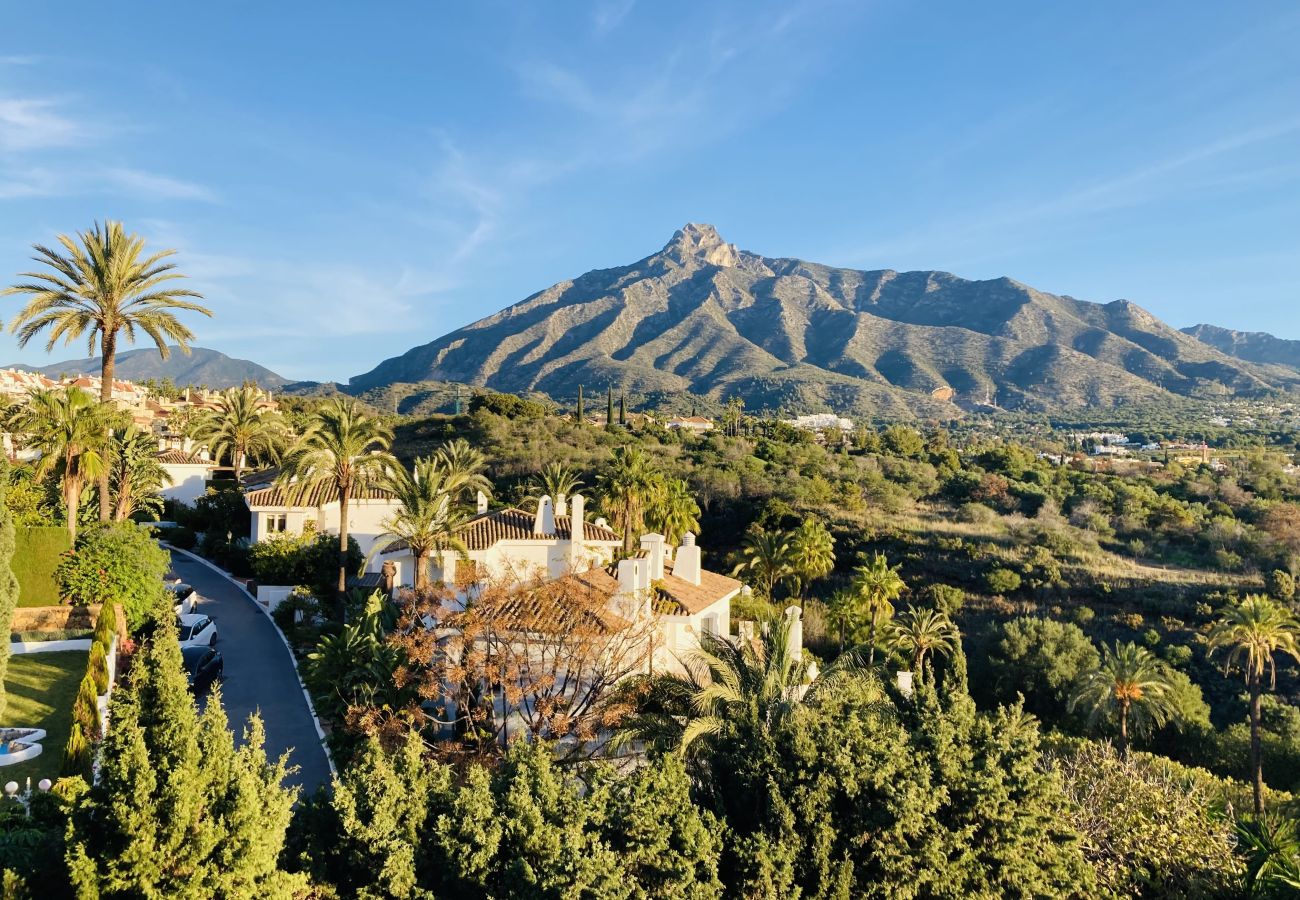 Apartment in Marbella - Las Lomas | Location | Views