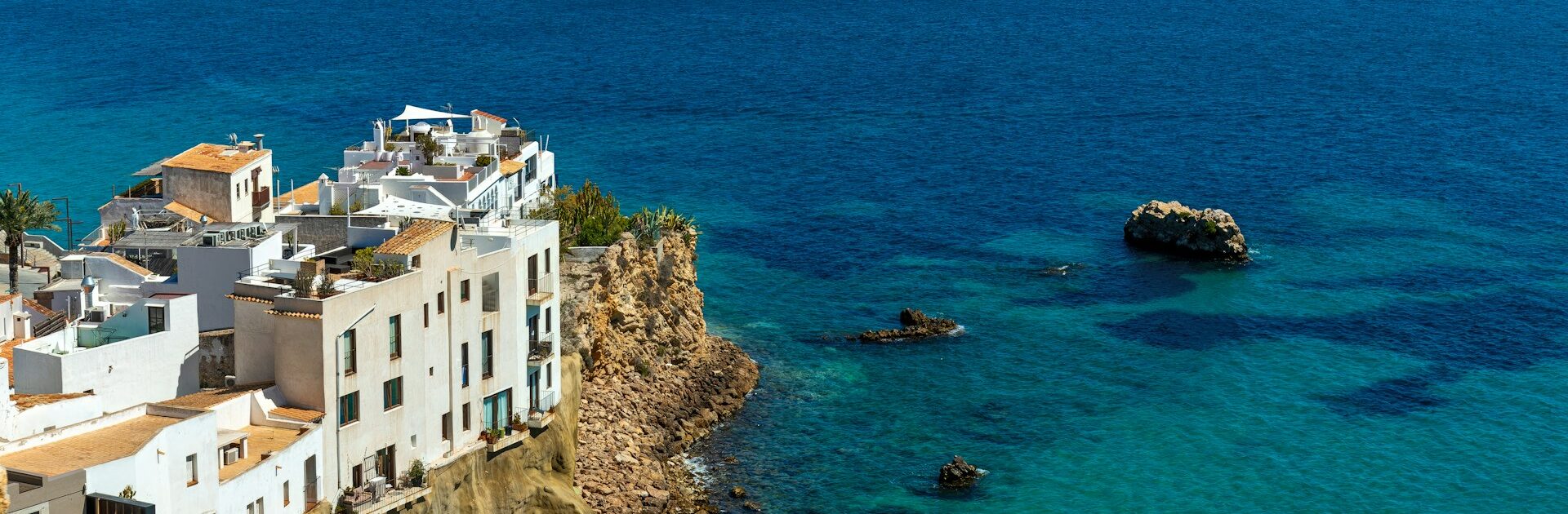 The Best Winter Retreats: Top Holiday Villas and Apartments in the Costa del Sol